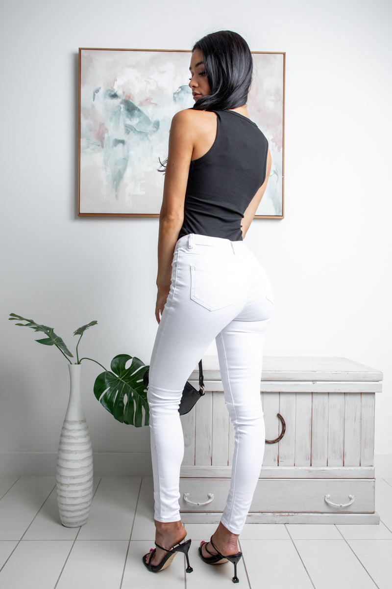 TAYLAR SLEEVELESS RIBBED BODYSUIT - Black